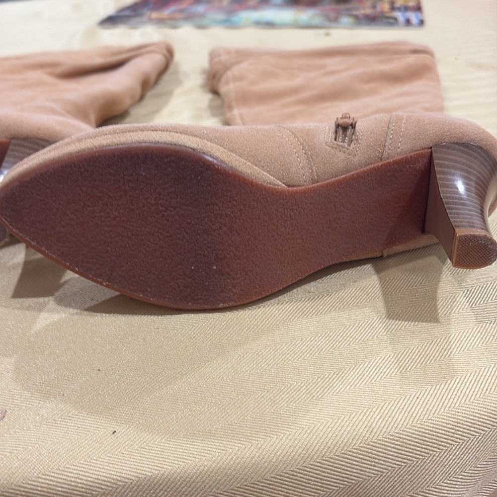 Knee High Rouged Boot Size 8 - Picture 2 of 7